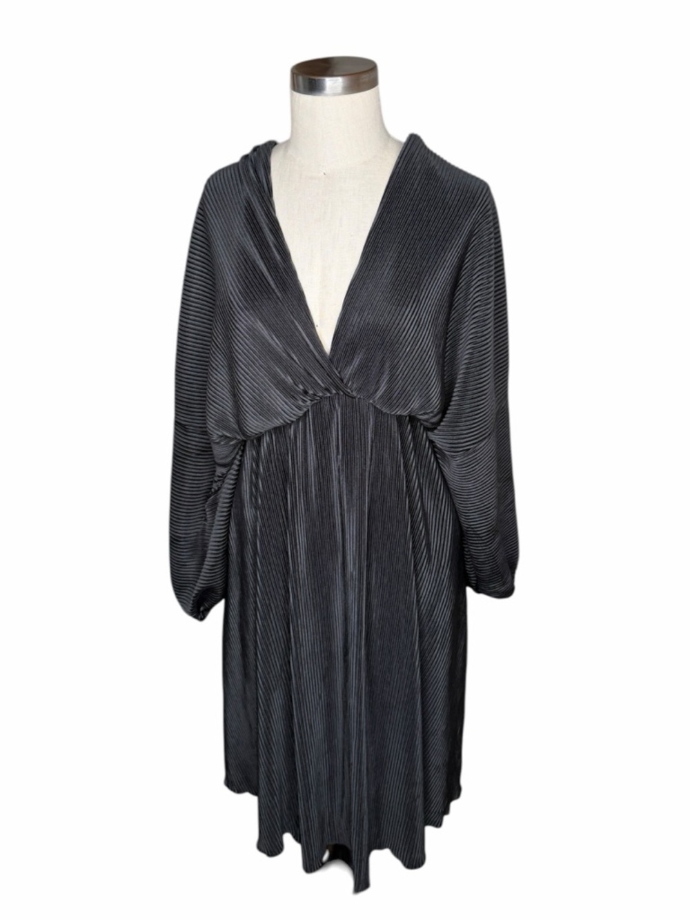 24SEVEN Black Pleated V-Neck Midi Dress Women's Size XL NWT Glam Party‎ Chic